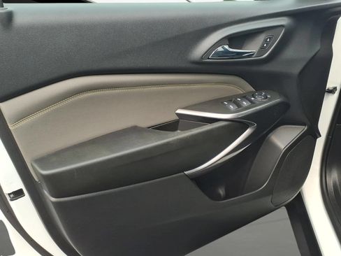 Certified 2024 Chevrolet Trax ACTIV w/ Sunroof Package FWD image 8