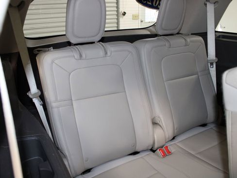 Used 2023 Lincoln Aviator Reserve w/ Equipment Group 201A image 35