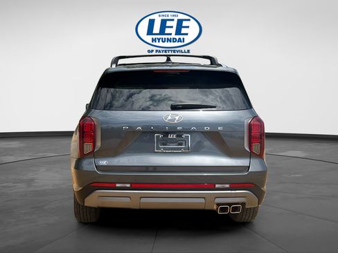 Used 2025 Hyundai Palisade SEL FWD image 4