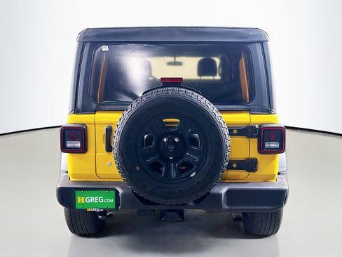 Used 2018 Jeep Wrangler Unlimited Sport image 8