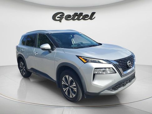 Used 2022 Nissan Rogue SV w/ SV Premium Package FWD image 3