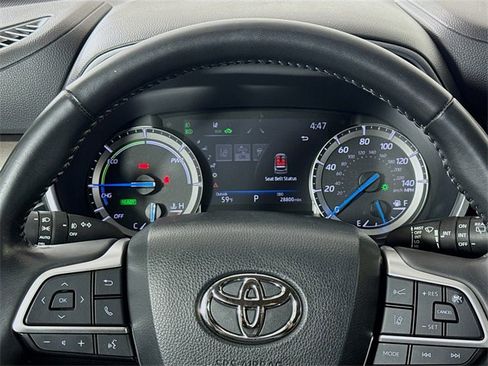 Used 2022 Toyota Highlander XLE image 24