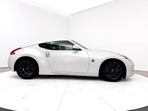 Used 2015 Nissan 370Z Touring RWD image 31