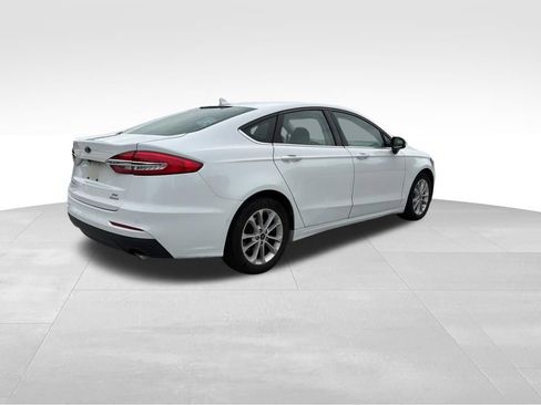 Used 2020 Ford Fusion SE FWD image 4