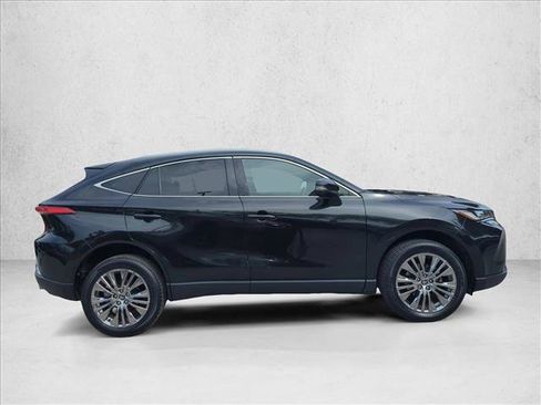 Certified 2024 Toyota Venza XLE AWD/4WD image 4