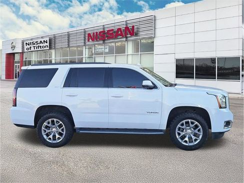 Used 2019 GMC Yukon SLT image 3