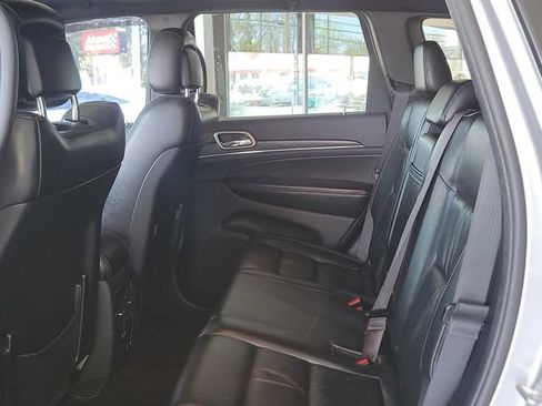 Used 2016 Jeep Grand Cherokee Limited AWD/4WD image 13