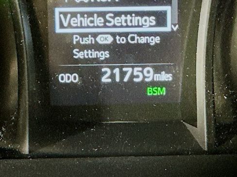Used 2024 Toyota Camry SE FWD image 31