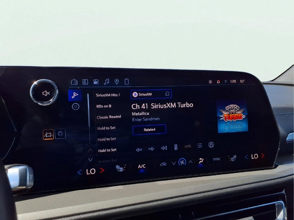 Used 2026 Chevrolet Traverse LT w/ Driver Confidence Package FWD image 10