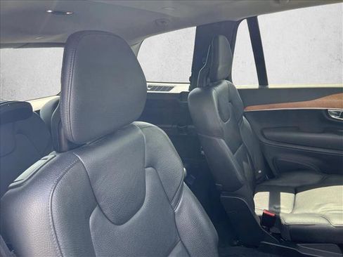 Used 2021 Volvo XC90 T6 Momentum AWD/4WD image 16
