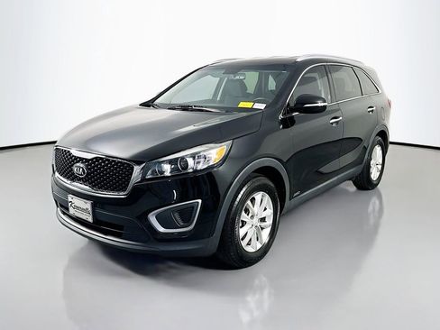 Used 2016 Kia Sorento AWD w/ LX Convenience Package image 3