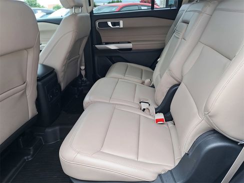 Used 2023 Ford Explorer XLT w/ Equipment Group 202A image 13