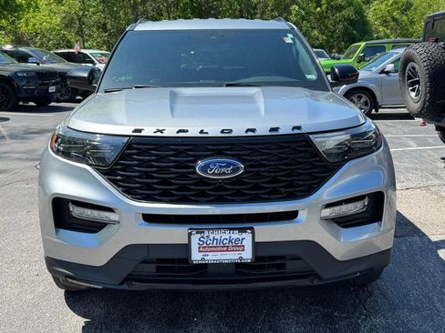 Used 2022 Ford Explorer ST-Line w/ Class IV Trailer Tow Package AWD/4WD image 9