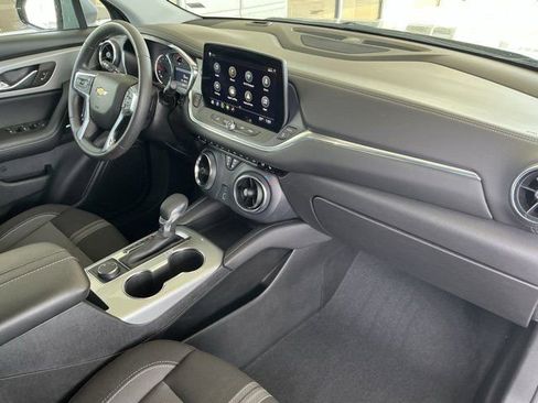 Used 2025 Chevrolet Blazer LT FWD image 18