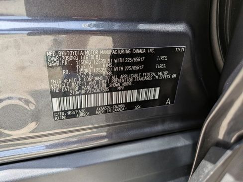 Used 2025 Toyota RAV4 XLE FWD image 37