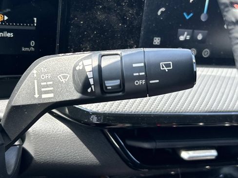 New 2026 Nissan Kicks SR w/ SR Premium Package FWD image 30