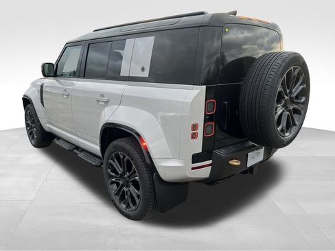 New 2026 Land Rover Defender 110 OCTA image 3