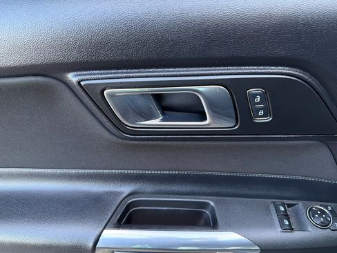 Used 2019 Ford Mustang Coupe image 11