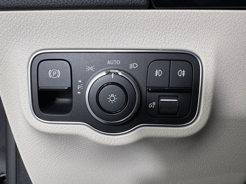 Certified 2023 Mercedes-Benz GLA 250 4MATIC w/ Premium Package image 17