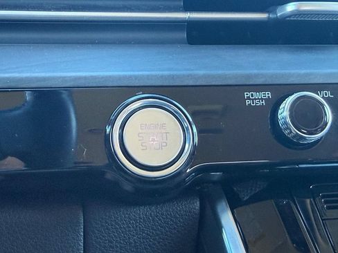 Used 2024 Kia Carnival SX FWD image 19