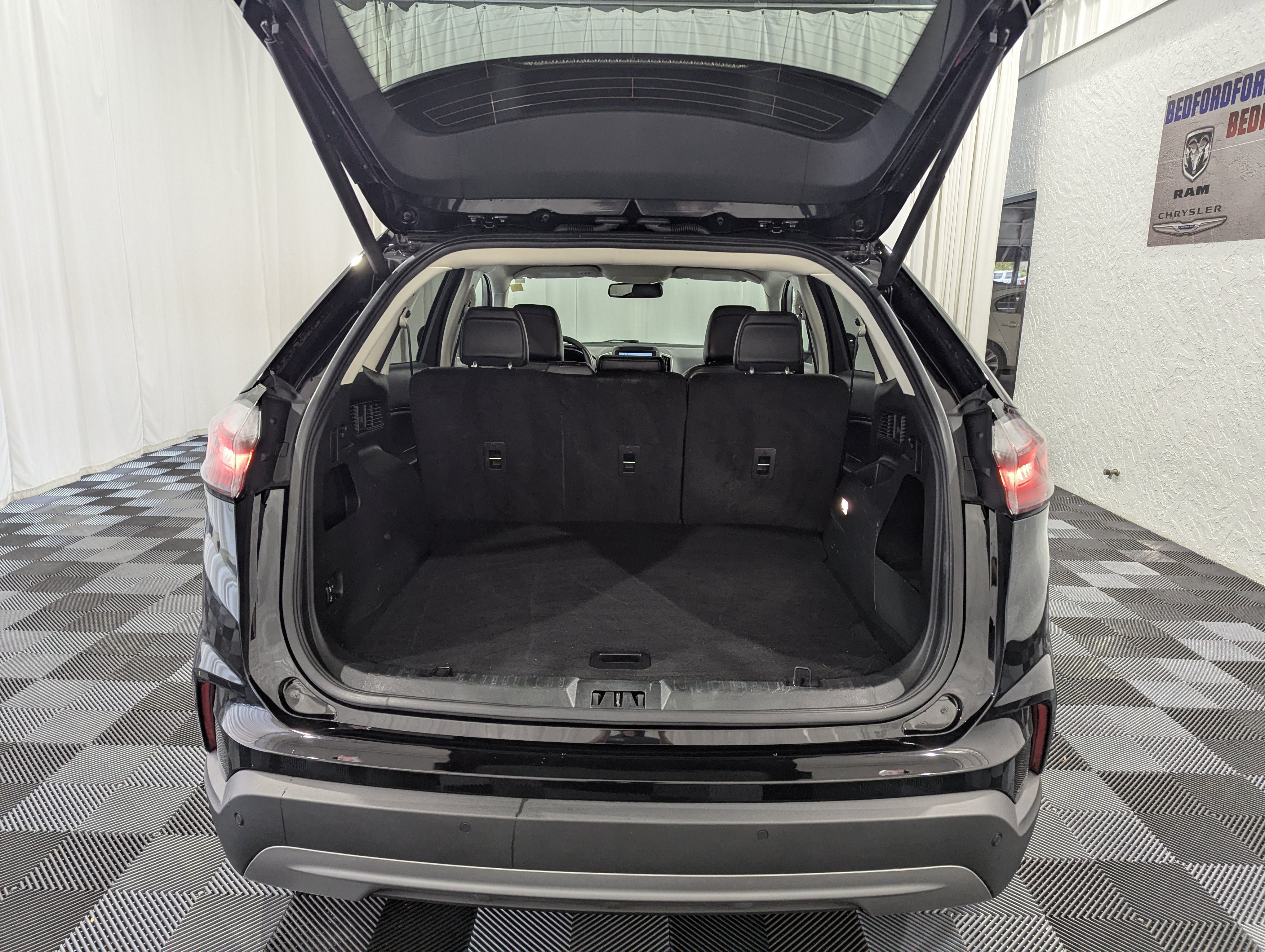 Used 2024 Ford Edge SEL w/ Convenience Package AWD/4WD image 9