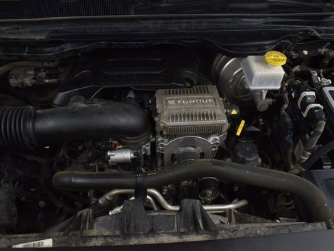 Used 2024 RAM 1500 Laramie image 12