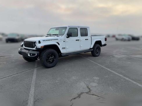 New 2026 Jeep Gladiator Sport image 4