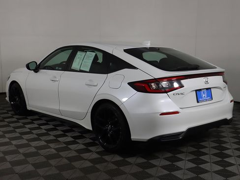 Used 2023 Honda Civic Sport image 6