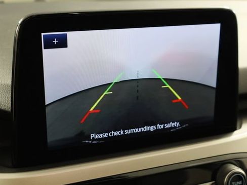 Used 2021 Ford Escape SE image 32