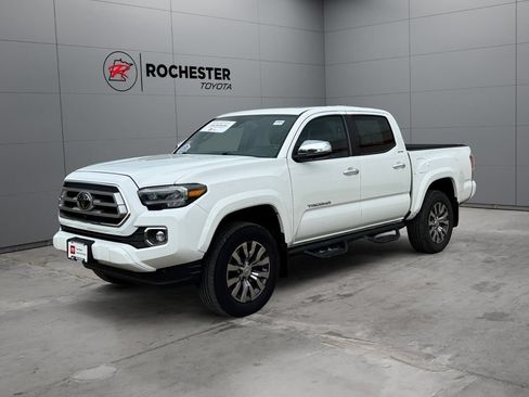 Certified 2022 Toyota Tacoma Limited AWD/4WD image 7