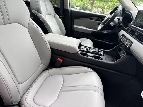 Used 2025 Honda Pilot Touring image 20