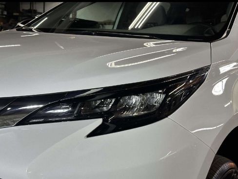 Used 2025 Toyota Sienna LE image 8