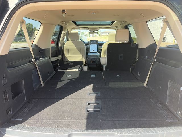 Used 2022 Ford Expedition Max Platinum AWD/4WD image 36