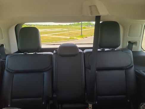 Used 2025 Ford Expedition Platinum AWD/4WD image 40
