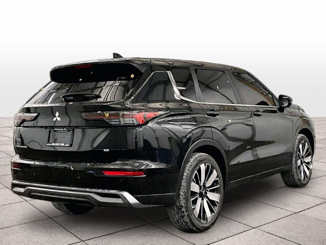 Used 2026 Mitsubishi Outlander SE FWD image 11