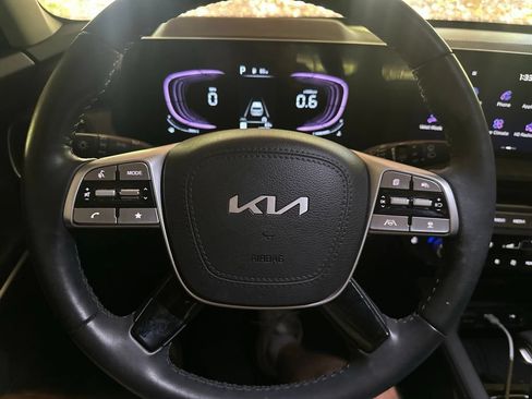 Used 2025 Kia Telluride EX AWD/4WD image 8