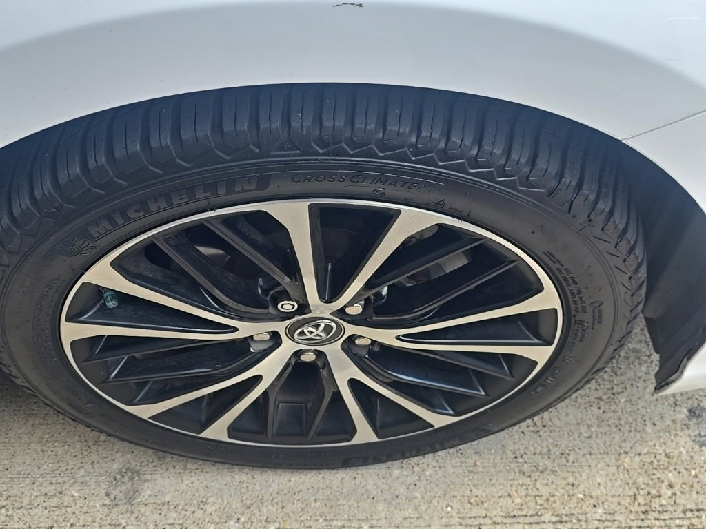 Used 2019 Toyota Camry SE FWD image 18