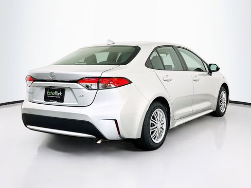 Used 2021 Toyota Corolla LE image 9