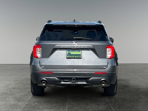 Used 2023 Ford Explorer XLT w/ Equipment Group 202A AWD/4WD image 8
