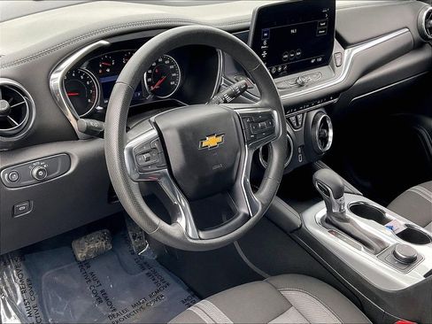 Used 2024 Chevrolet Blazer LT AWD/4WD image 8