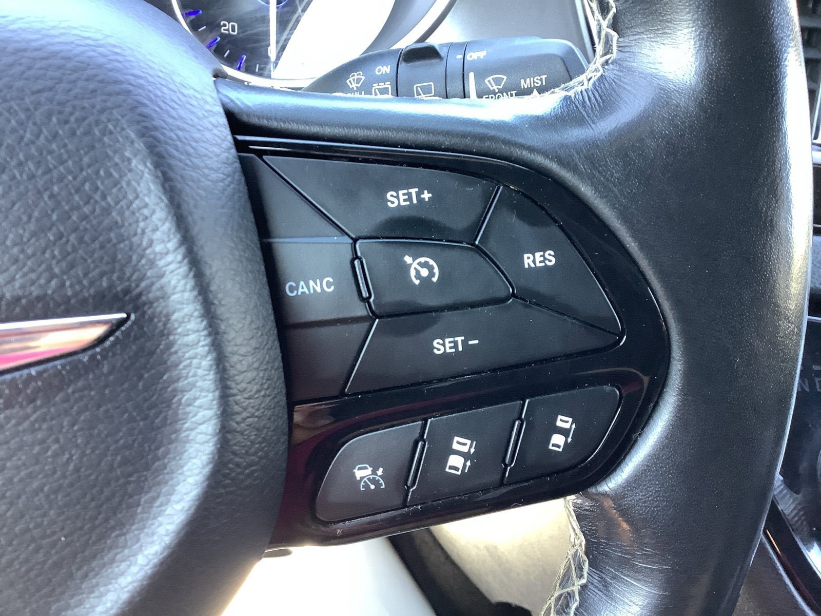 Used 2020 Chrysler Pacifica Touring-L w/ Advanced Safetytec Group AWD/4WD image 12