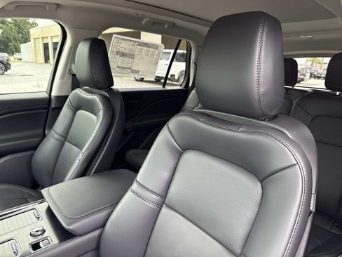 New 2026 Lincoln Aviator AWD image 22