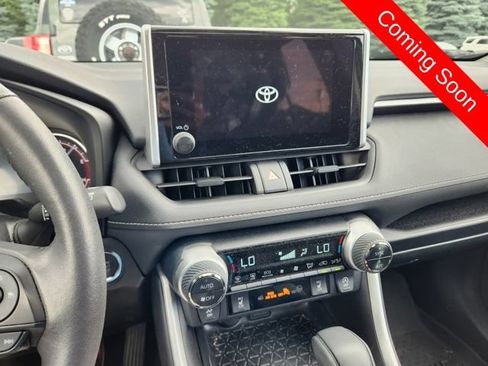 Used 2025 Toyota RAV4 XLE w/ Convenience Package AWD/4WD image 8