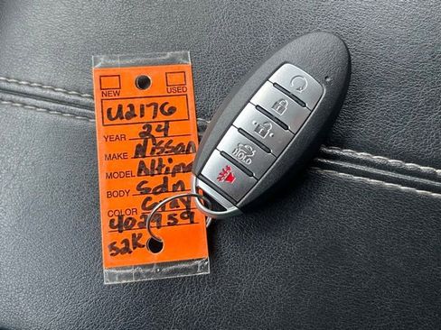 Used 2024 Nissan Altima 2.5 SV FWD image 16