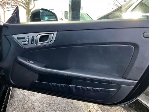 Used 2019 Mercedes-Benz SLC 300 image 23