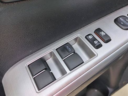 Used 2014 Toyota Camry SE FWD image 8