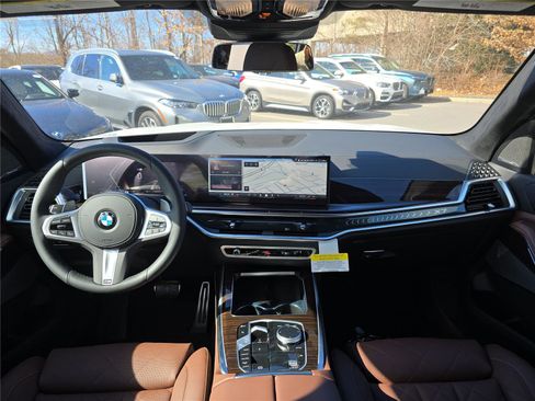 New 2026 BMW X7 xDrive40i w/ M Sport Package AWD/4WD image 17