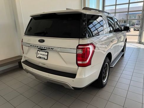 Used 2018 Ford Expedition XLT w/ Equipment Group 202A AWD/4WD image 43