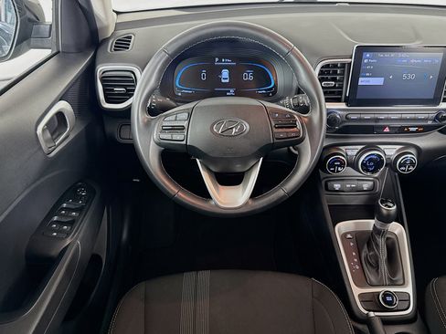 Used 2024 Hyundai Venue SEL FWD image 15