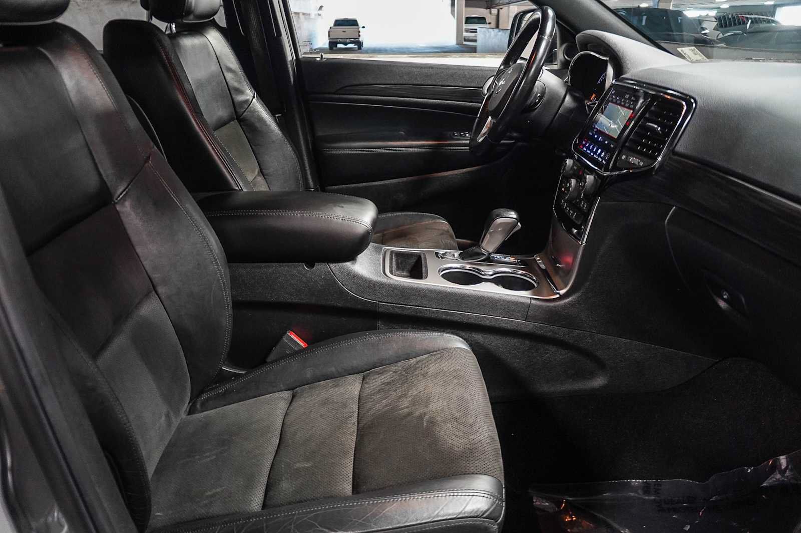 Used 2020 Jeep Grand Cherokee Altitude RWD image 18